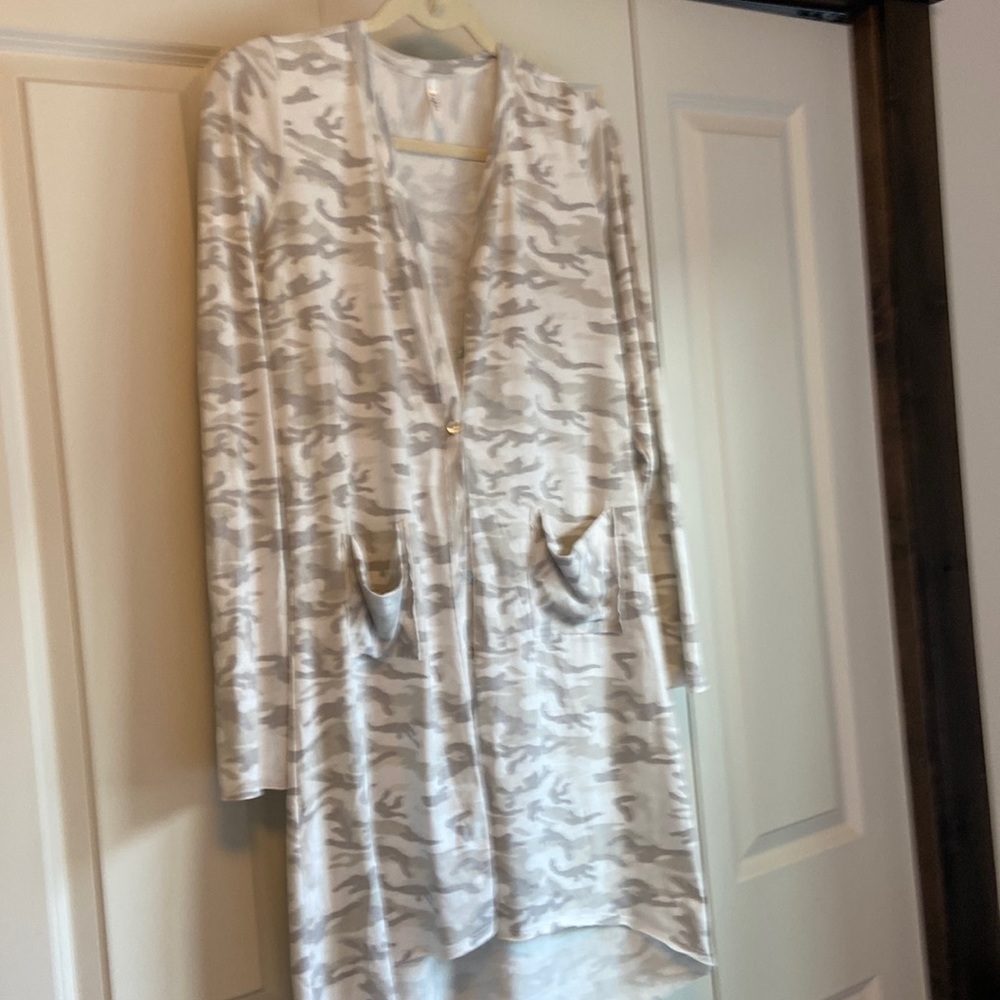 Women’s knit camo cardigan